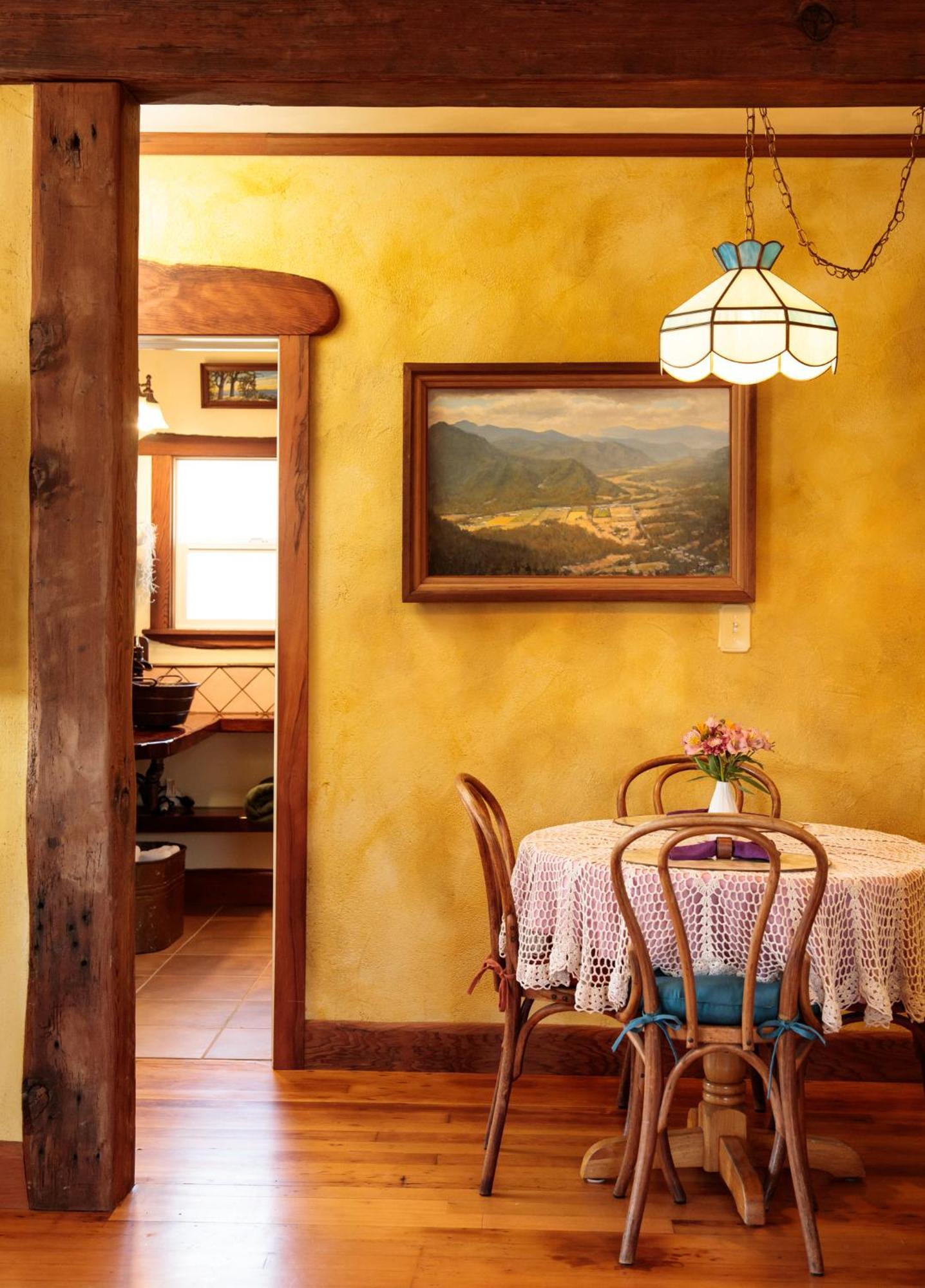 Inn The Front Porch Hidden Oasis *